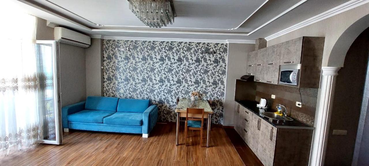 Aparthotel In Orbi Sea Towers Batumi Exterior photo