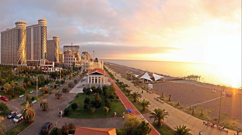 Aparthotel In Orbi Sea Towers Batumi Exterior photo
